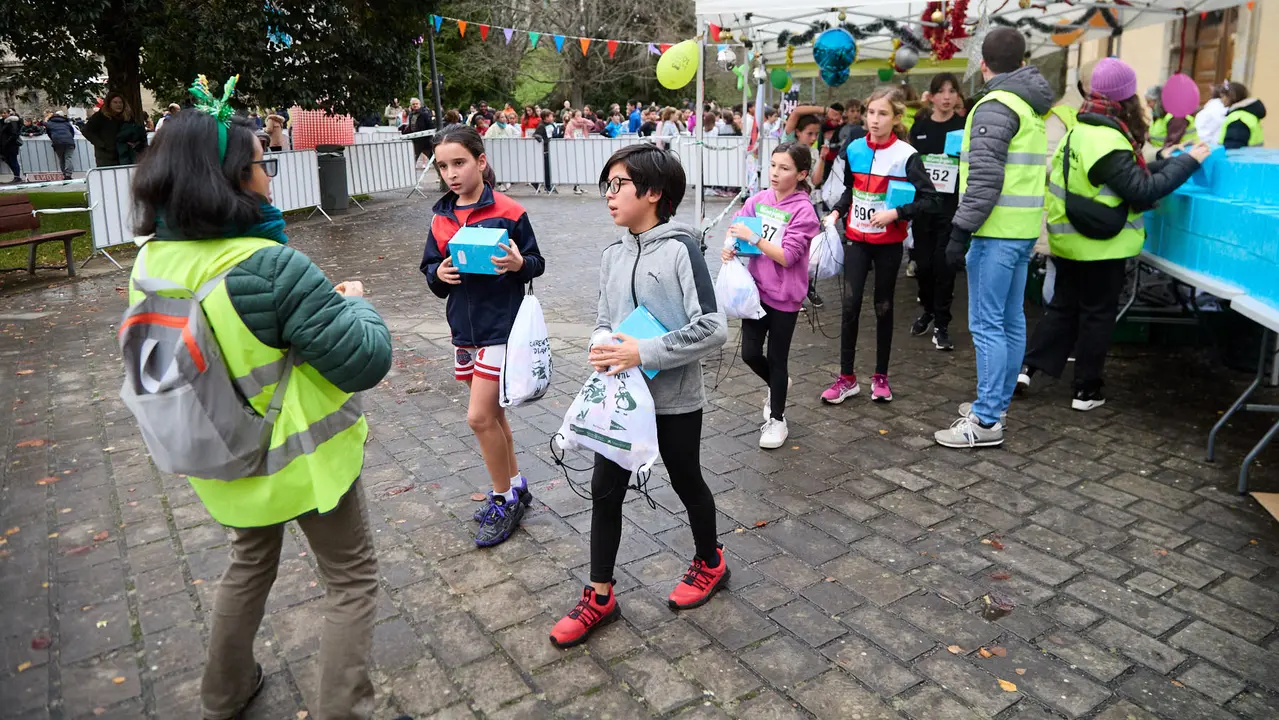 XIII Carrera Infantil de la Navidad en la Ciudadela de Pamplona. IÑIGO ALZUGARAY