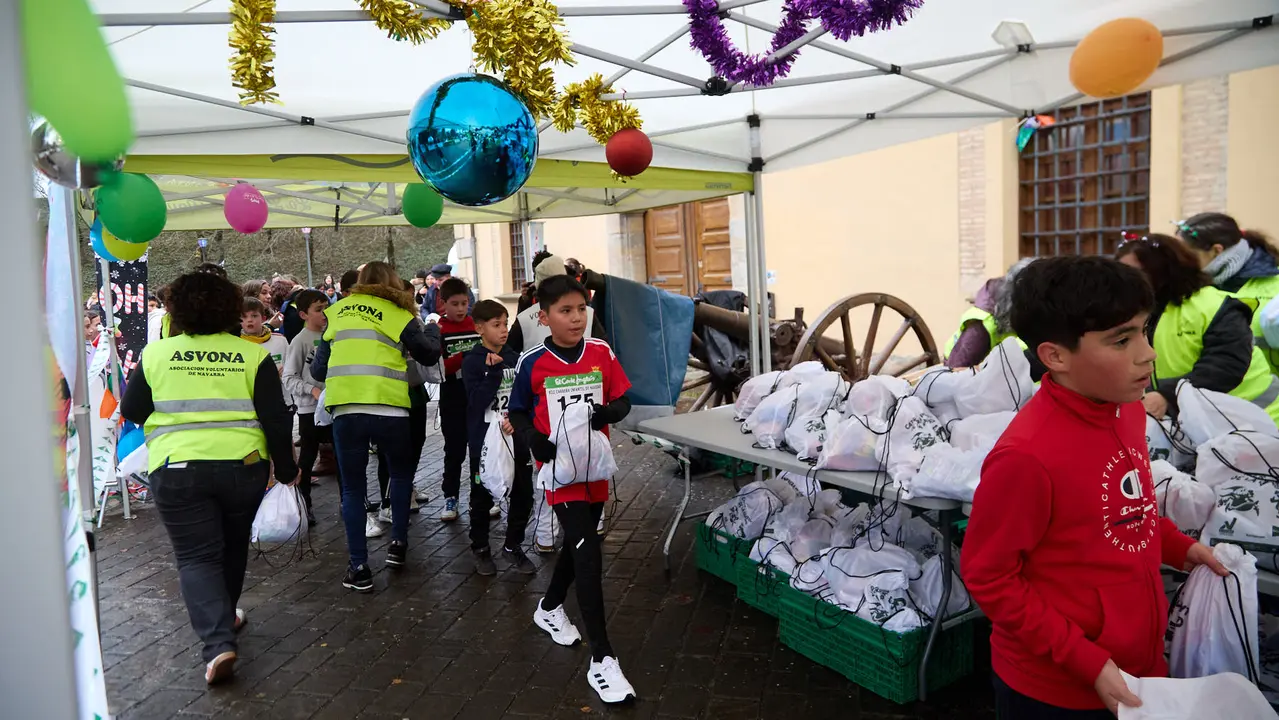XIII Carrera Infantil de la Navidad en la Ciudadela de Pamplona. IÑIGO ALZUGARAY