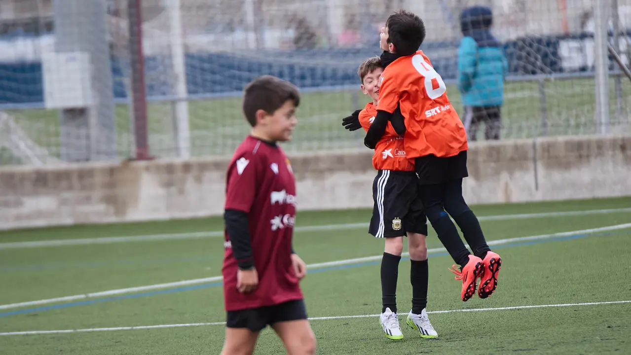 Primera jornada de la fase de grupos del XLII Torneo Interescolar de Osasuna en categoría alevín disputado en las instalaciones de Tajonar. IÑIGO ALZUGARAY