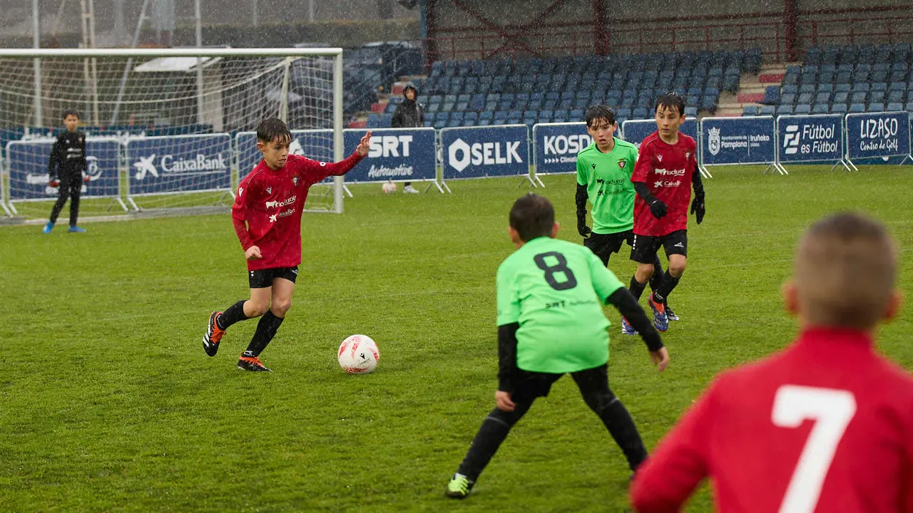 Final del XLII Torneo Interescolar de Osasuna en categoría benjamín mixto disputado en las instalaciones de Tajonar. IÑIGO ALZUGARAY