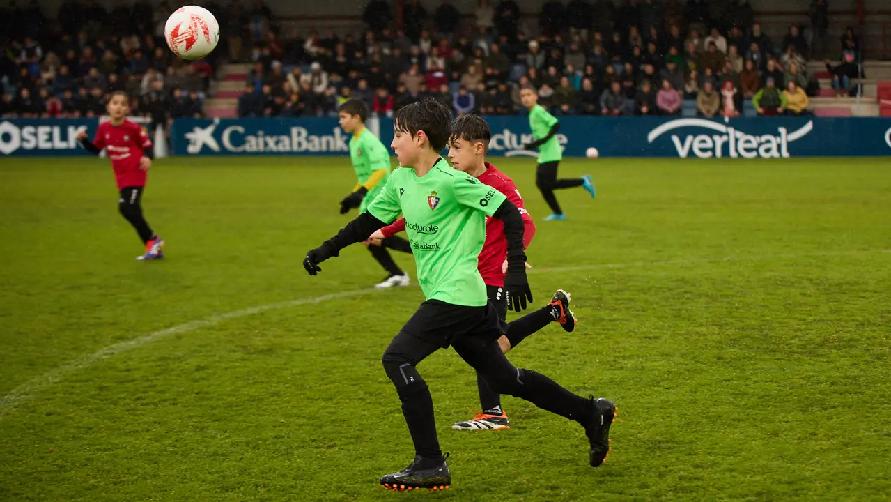 Final del XLII Torneo Interescolar de Osasuna en categoría benjamín mixto disputado en las instalaciones de Tajonar. IÑIGO ALZUGARAY
