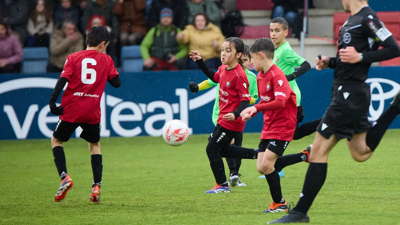Final del XLII Torneo Interescolar de Osasuna en categoría benjamín mixto disputado en las instalaciones de Tajonar. IÑIGO ALZUGARAY