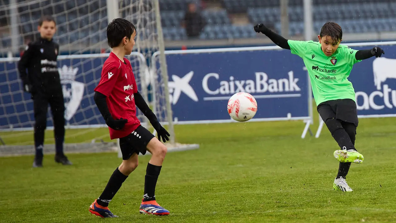 Final del XLII Torneo Interescolar de Osasuna en categoría benjamín mixto disputado en las instalaciones de Tajonar. IÑIGO ALZUGARAY
