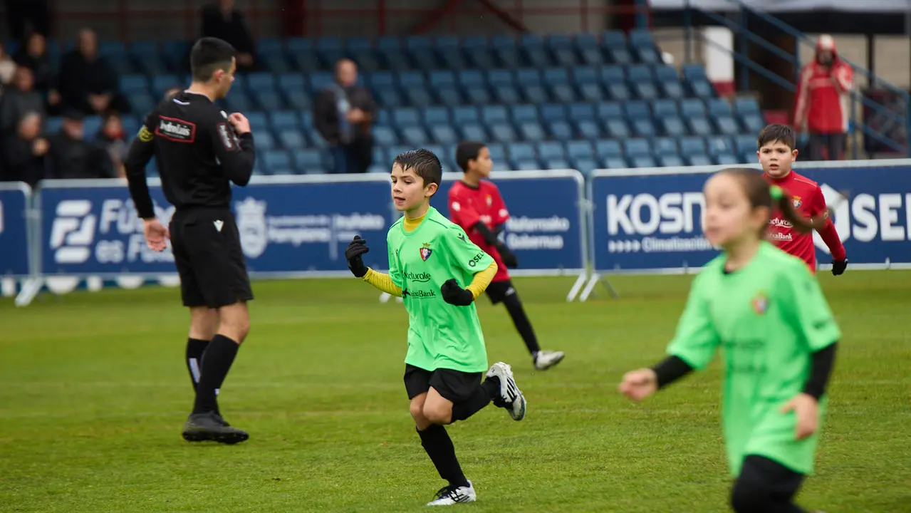 Final del XLII Torneo Interescolar de Osasuna en categoría benjamín mixto disputado en las instalaciones de Tajonar. IÑIGO ALZUGARAY