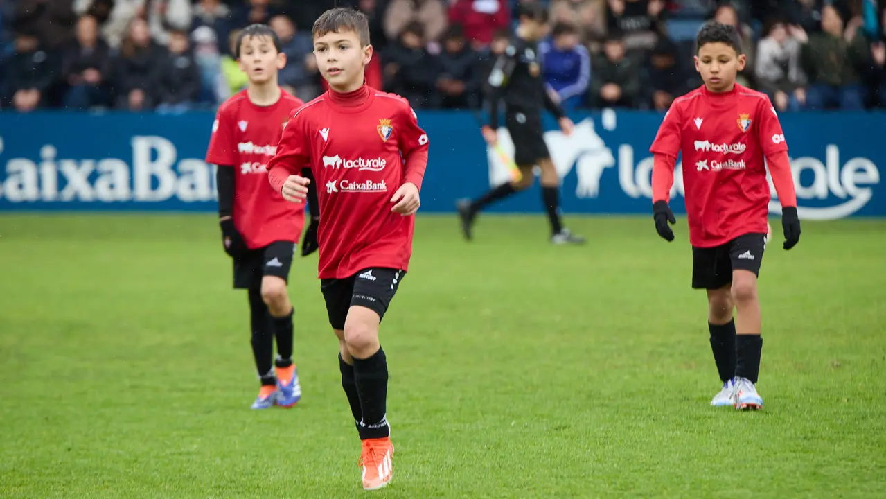Final del XLII Torneo Interescolar de Osasuna en categoría benjamín mixto disputado en las instalaciones de Tajonar. IÑIGO ALZUGARAY