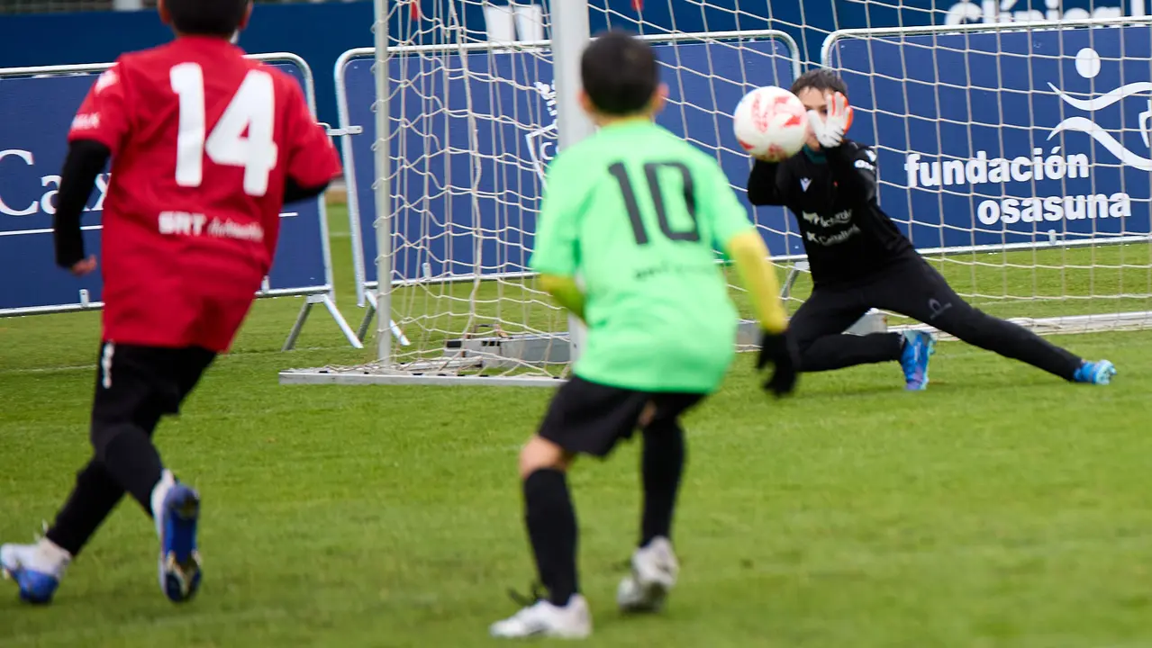 Final del XLII Torneo Interescolar de Osasuna en categoría benjamín mixto disputado en las instalaciones de Tajonar. IÑIGO ALZUGARAY