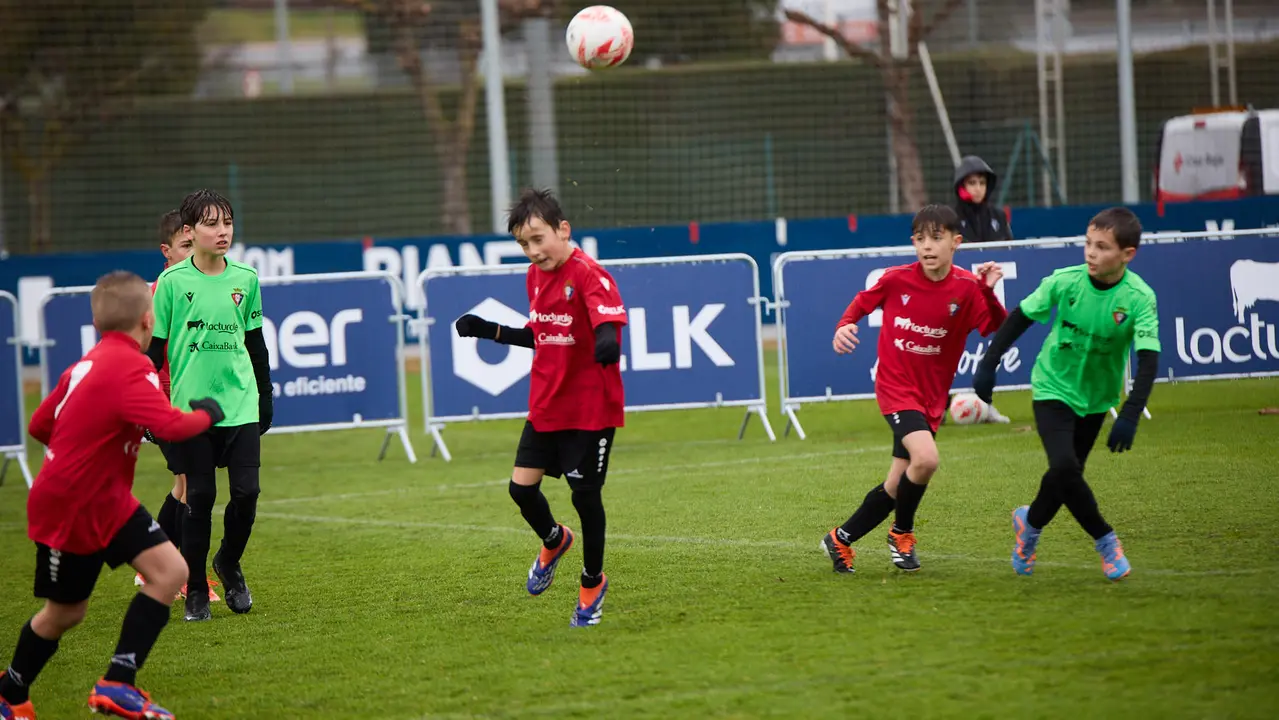 Final del XLII Torneo Interescolar de Osasuna en categoría benjamín mixto disputado en las instalaciones de Tajonar. IÑIGO ALZUGARAY