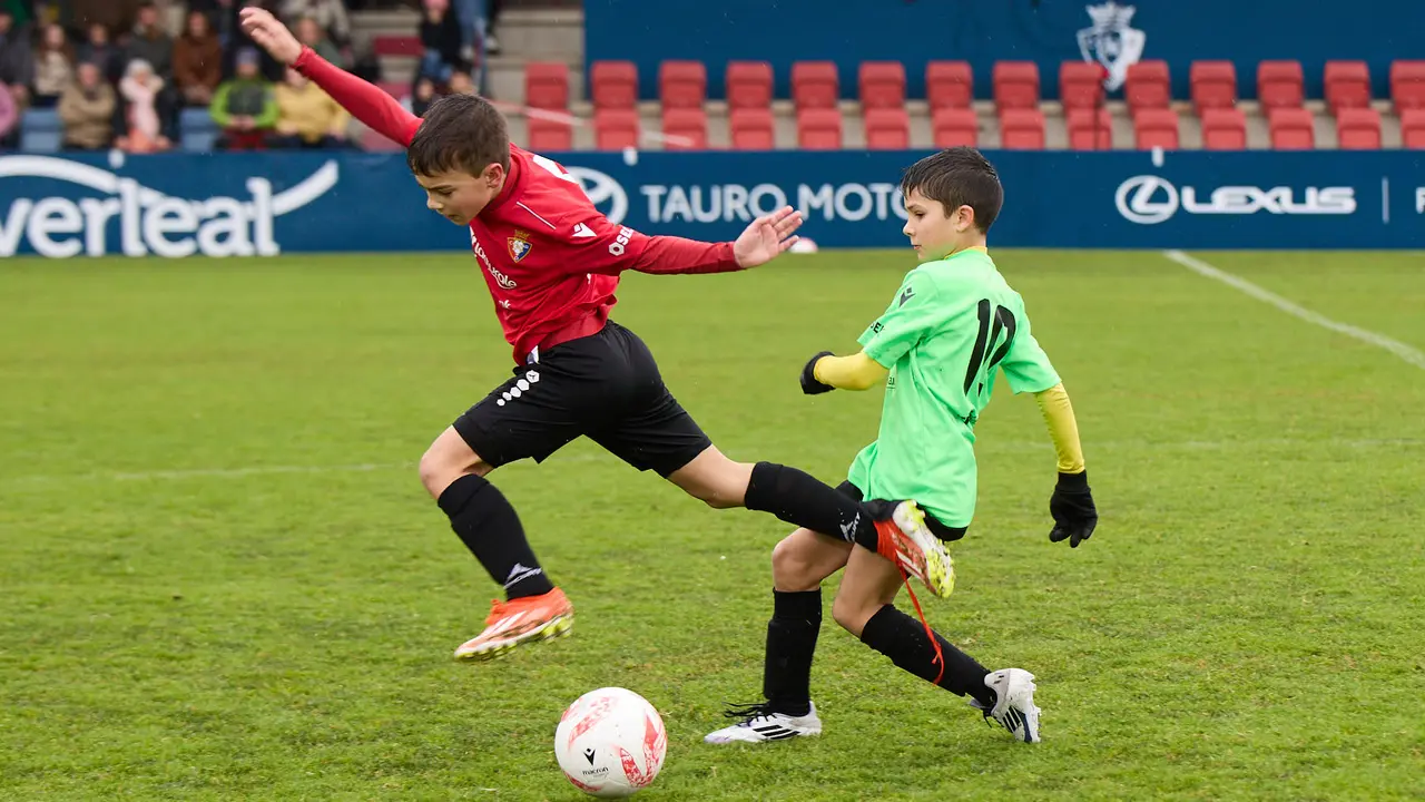 Final del XLII Torneo Interescolar de Osasuna en categoría benjamín mixto disputado en las instalaciones de Tajonar. IÑIGO ALZUGARAY