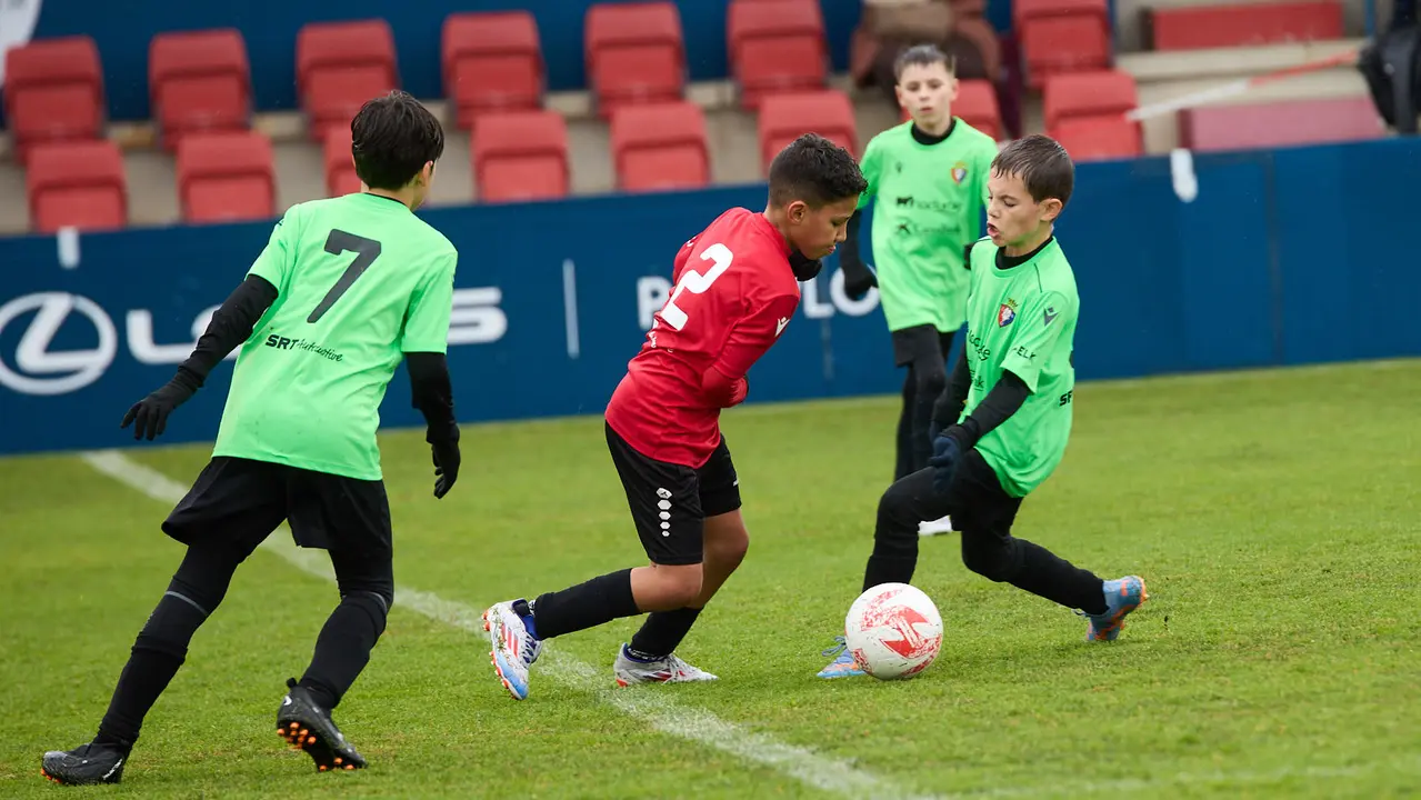 Final del XLII Torneo Interescolar de Osasuna en categoría benjamín mixto disputado en las instalaciones de Tajonar. IÑIGO ALZUGARAY