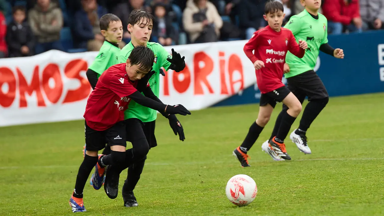 Final del XLII Torneo Interescolar de Osasuna en categoría benjamín mixto disputado en las instalaciones de Tajonar. IÑIGO ALZUGARAY