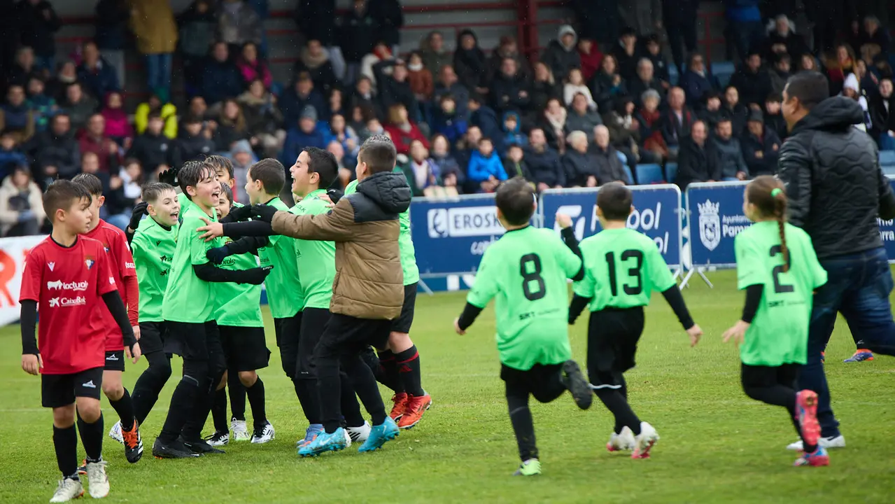 Final del XLII Torneo Interescolar de Osasuna en categoría benjamín mixto disputado en las instalaciones de Tajonar. IÑIGO ALZUGARAY