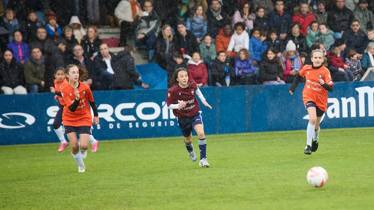 Final del XLII Torneo Interescolar de Osasuna en categoría femenina disputado en las instalaciones de Tajonar. IÑIGO ALZUGARAY