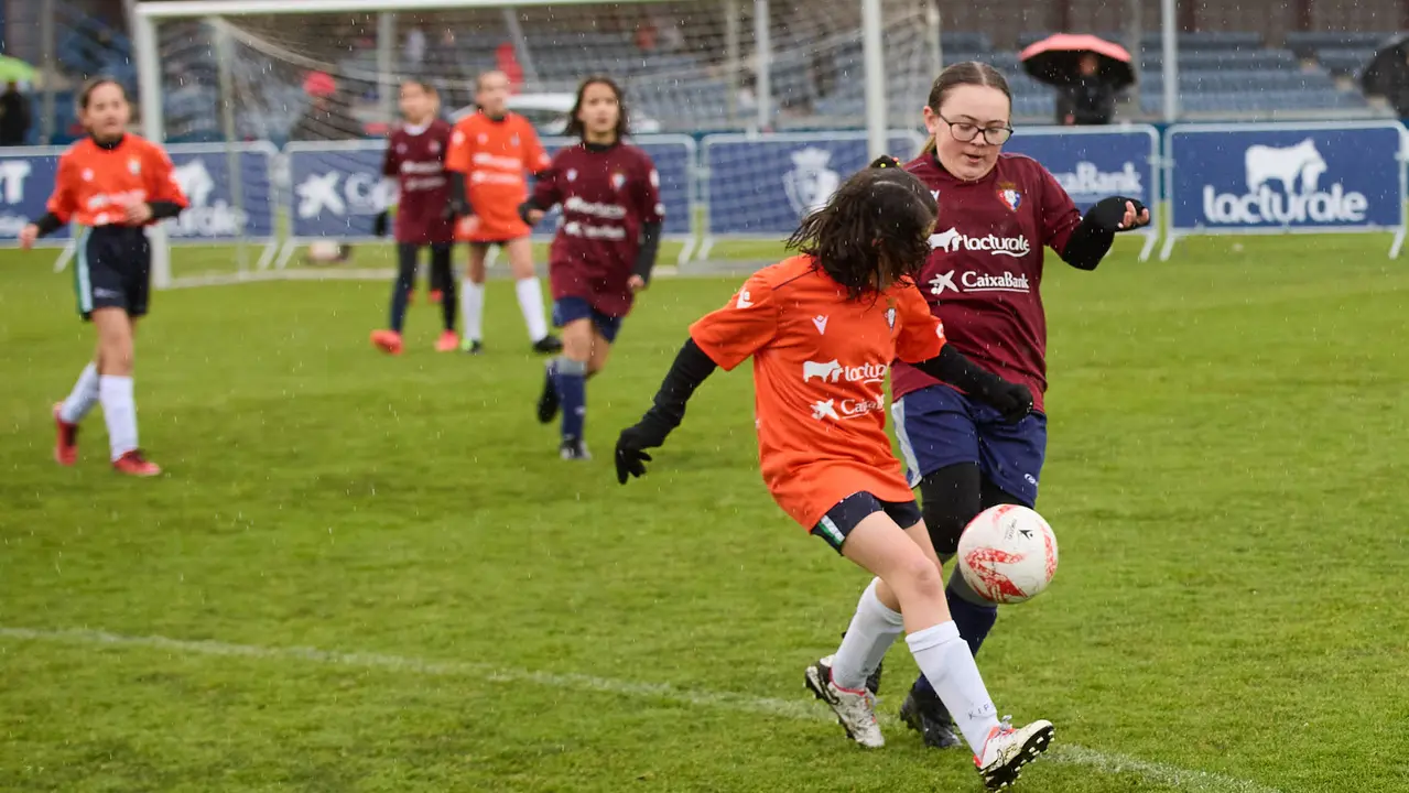 Final del XLII Torneo Interescolar de Osasuna en categoría femenina disputado en las instalaciones de Tajonar. IÑIGO ALZUGARAY