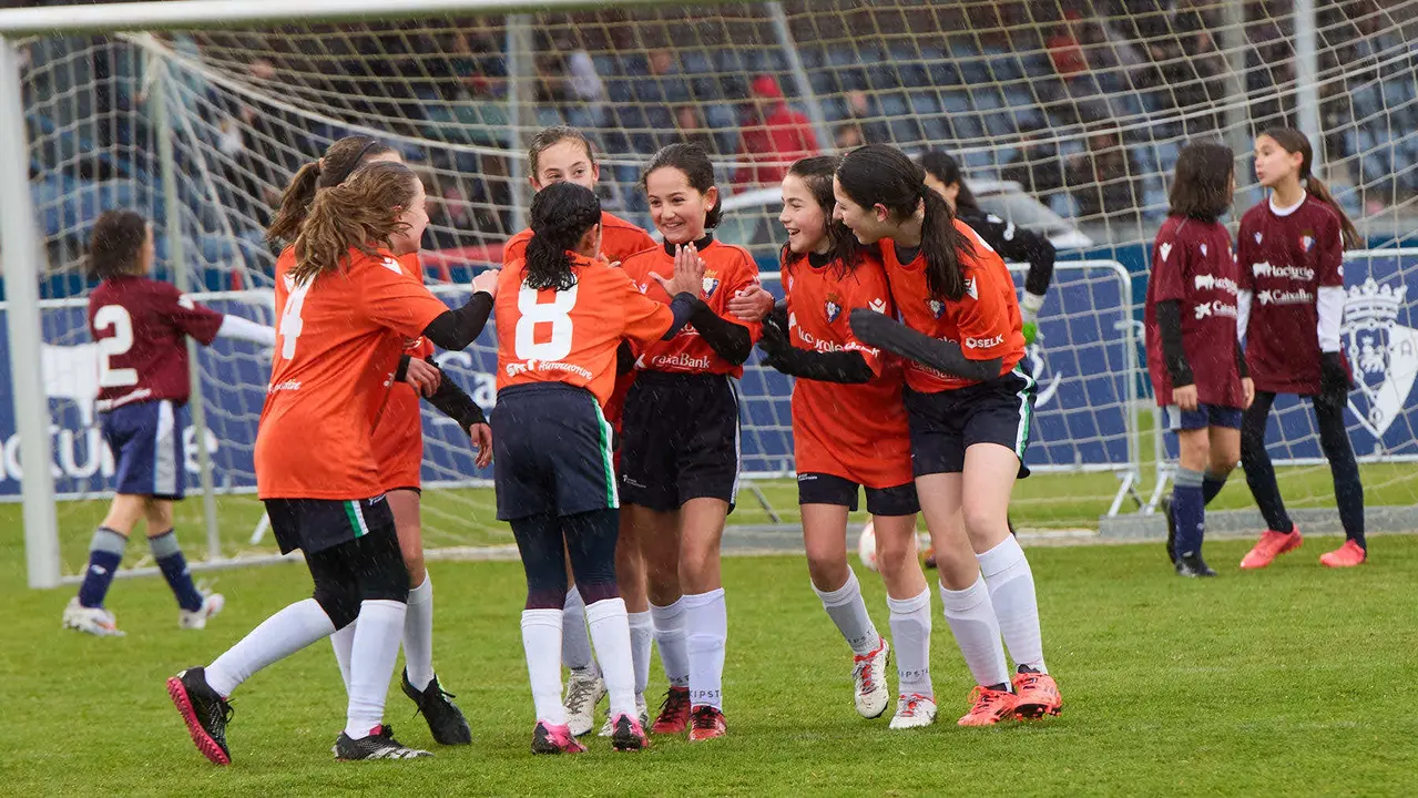 Final del XLII Torneo Interescolar de Osasuna en categoría femenina disputado en las instalaciones de Tajonar. IÑIGO ALZUGARAY
