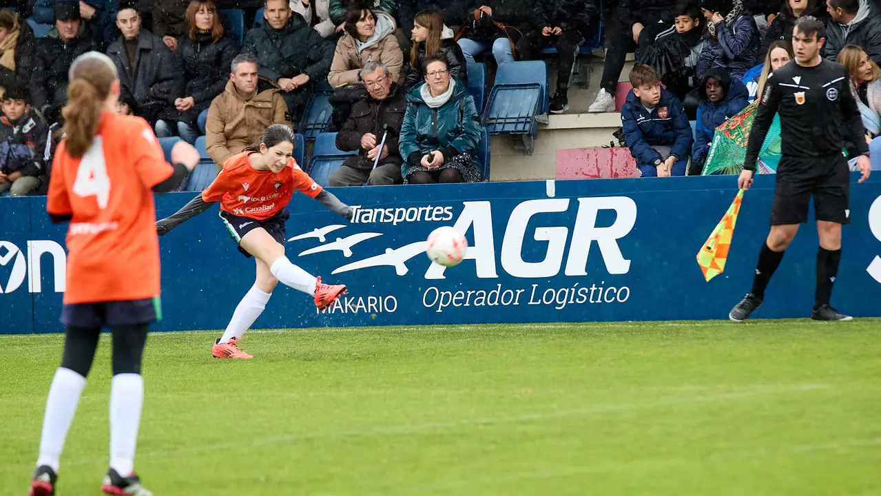 Final del XLII Torneo Interescolar de Osasuna en categoría femenina disputado en las instalaciones de Tajonar. IÑIGO ALZUGARAY