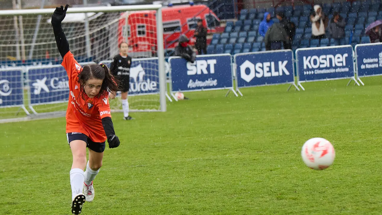 Final del XLII Torneo Interescolar de Osasuna en categoría femenina disputado en las instalaciones de Tajonar. IÑIGO ALZUGARAY