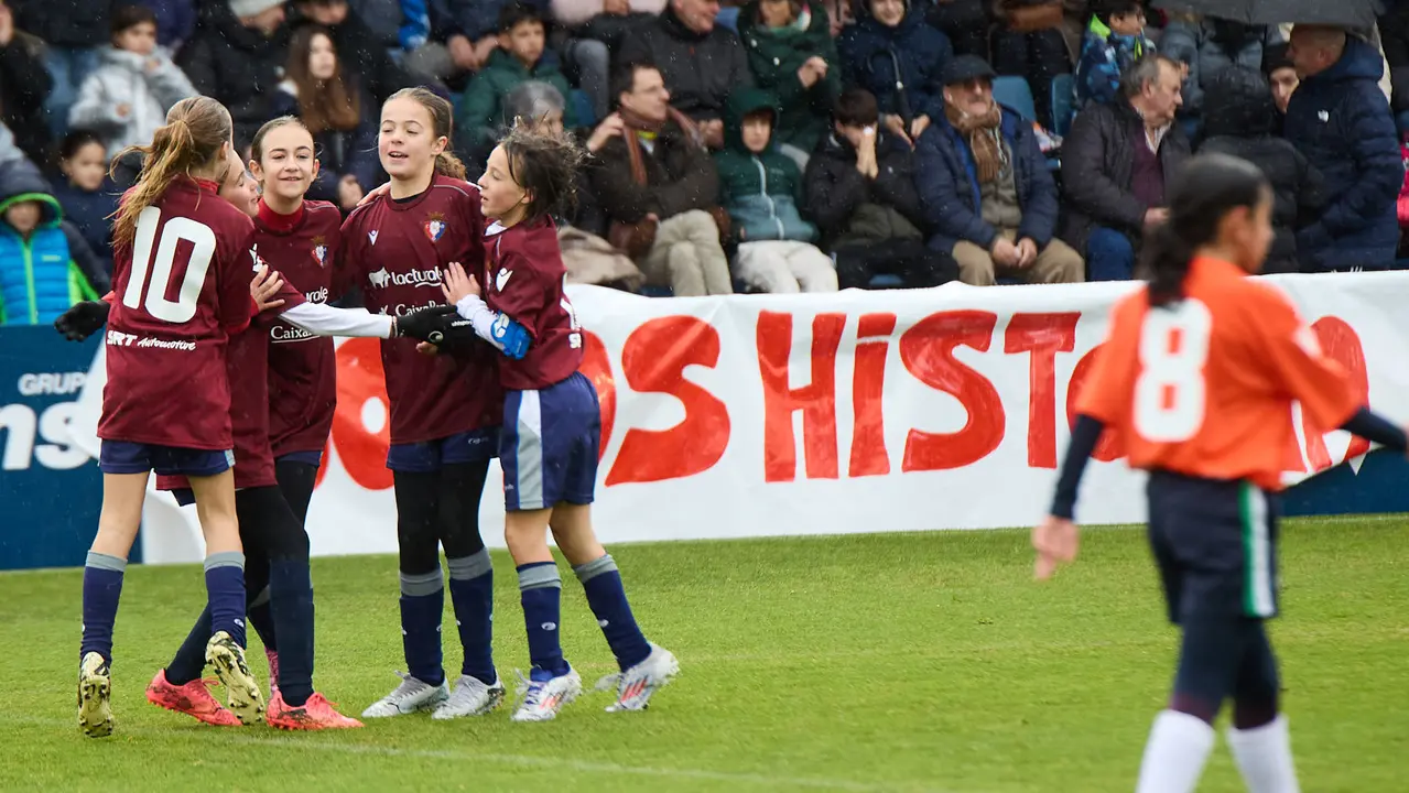 Final del XLII Torneo Interescolar de Osasuna en categoría femenina disputado en las instalaciones de Tajonar. IÑIGO ALZUGARAY