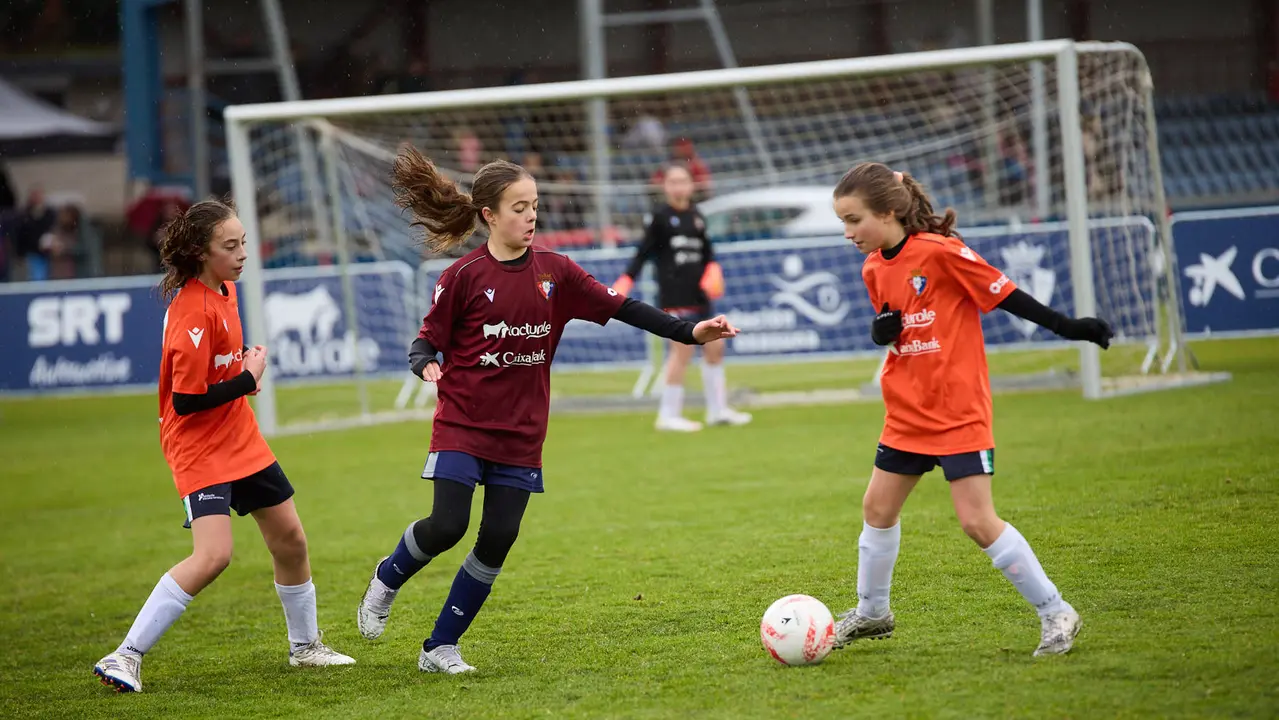 Final del XLII Torneo Interescolar de Osasuna en categoría femenina disputado en las instalaciones de Tajonar. IÑIGO ALZUGARAY