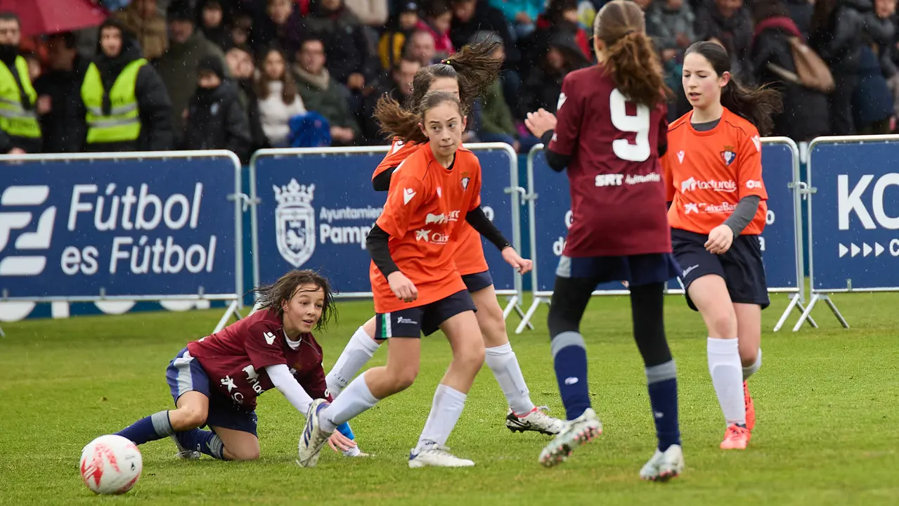 Final del XLII Torneo Interescolar de Osasuna en categoría femenina disputado en las instalaciones de Tajonar. IÑIGO ALZUGARAY