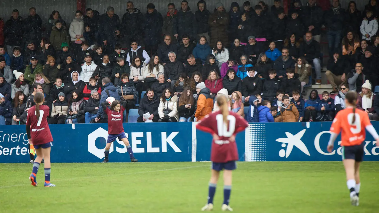 Final del XLII Torneo Interescolar de Osasuna en categoría femenina disputado en las instalaciones de Tajonar. IÑIGO ALZUGARAY