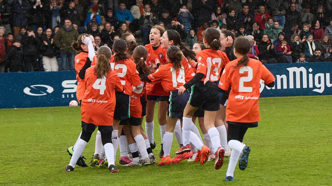 Final del XLII Torneo Interescolar de Osasuna en categoría femenina disputado en las instalaciones de Tajonar. IÑIGO ALZUGARAY