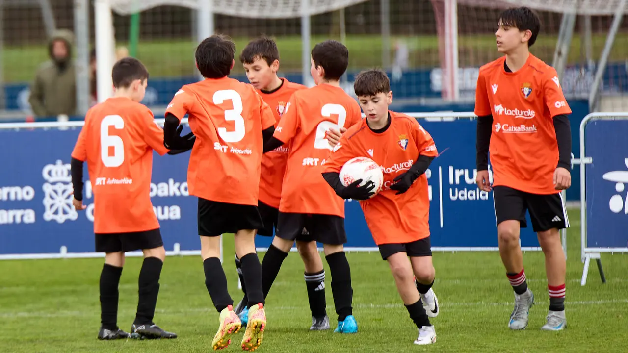 Final del XLII Torneo Interescolar de Osasuna en categoría alevín mixto disputado en las instalaciones de Tajonar. IÑIGO ALZUGARAY