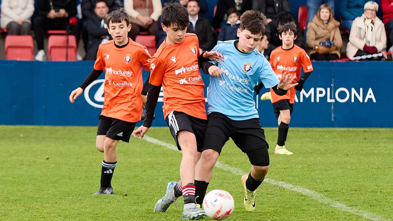 Final del XLII Torneo Interescolar de Osasuna en categoría alevín mixto disputado en las instalaciones de Tajonar. IÑIGO ALZUGARAY