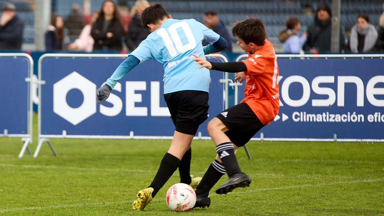 Final del XLII Torneo Interescolar de Osasuna en categoría alevín mixto disputado en las instalaciones de Tajonar. IÑIGO ALZUGARAY