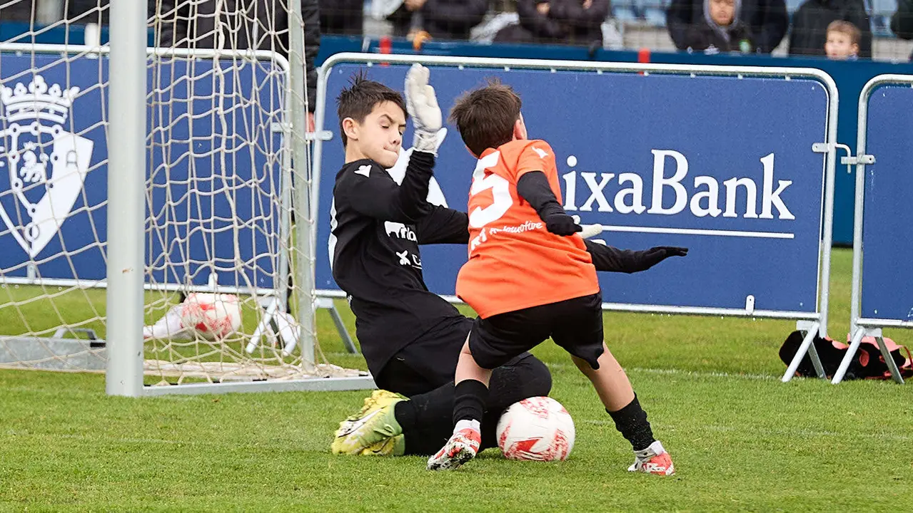 Final del XLII Torneo Interescolar de Osasuna en categoría alevín mixto disputado en las instalaciones de Tajonar. IÑIGO ALZUGARAY