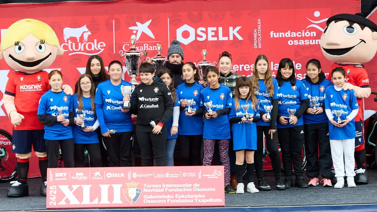 Entrega de Premios del XLII Torneo Interescolar de Osasuna disputado en las instalaciones de Tajonar. IÑIGO ALZUGARAY
