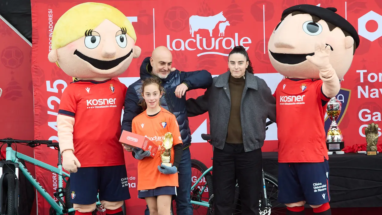 Entrega de Premios del XLII Torneo Interescolar de Osasuna disputado en las instalaciones de Tajonar. IÑIGO ALZUGARAY