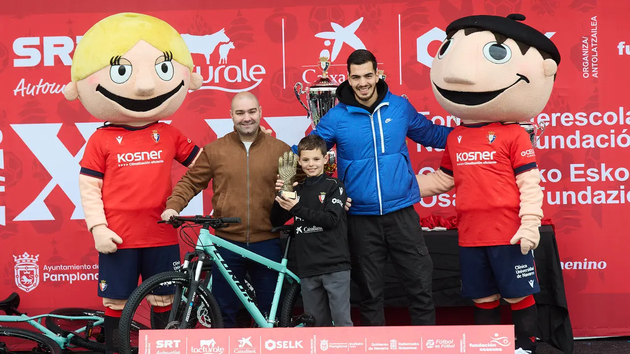Entrega de Premios del XLII Torneo Interescolar de Osasuna disputado en las instalaciones de Tajonar. IÑIGO ALZUGARAY