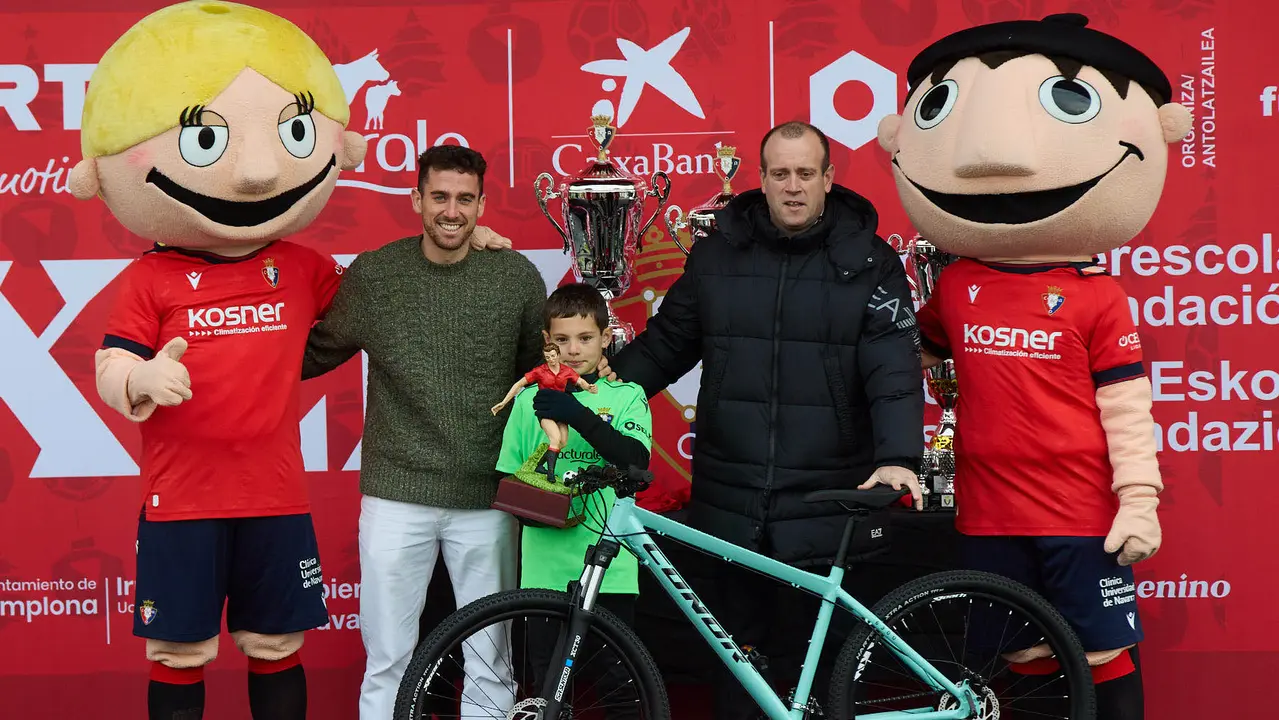 Entrega de Premios del XLII Torneo Interescolar de Osasuna disputado en las instalaciones de Tajonar. IÑIGO ALZUGARAY