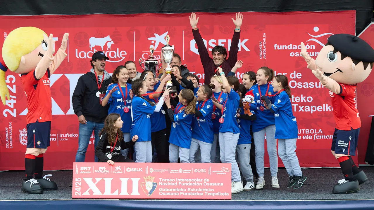Entrega de Premios del XLII Torneo Interescolar de Osasuna disputado en las instalaciones de Tajonar. IÑIGO ALZUGARAY