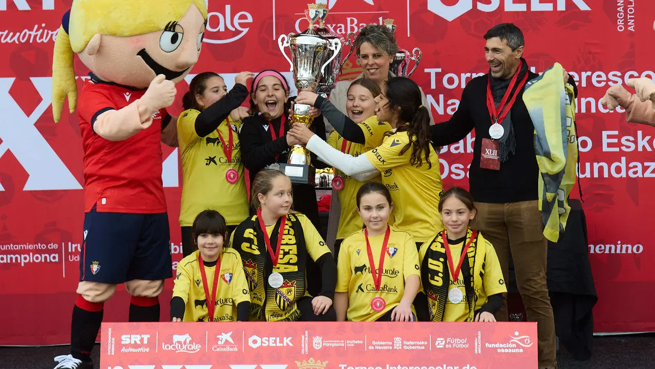 Entrega de Premios del XLII Torneo Interescolar de Osasuna disputado en las instalaciones de Tajonar. IÑIGO ALZUGARAY