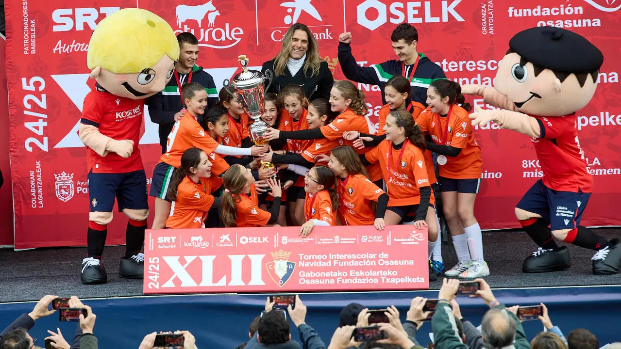 Entrega de Premios del XLII Torneo Interescolar de Osasuna disputado en las instalaciones de Tajonar. IÑIGO ALZUGARAY
