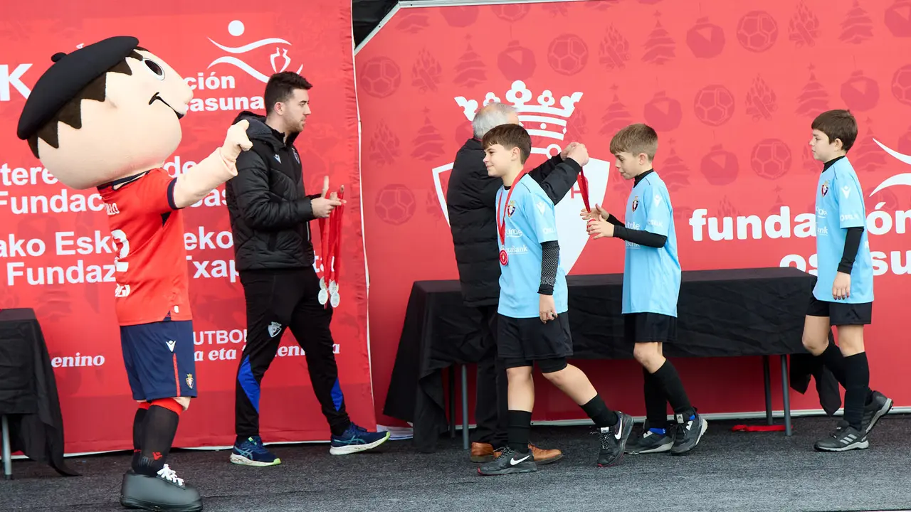 Entrega de Premios del XLII Torneo Interescolar de Osasuna disputado en las instalaciones de Tajonar. IÑIGO ALZUGARAY
