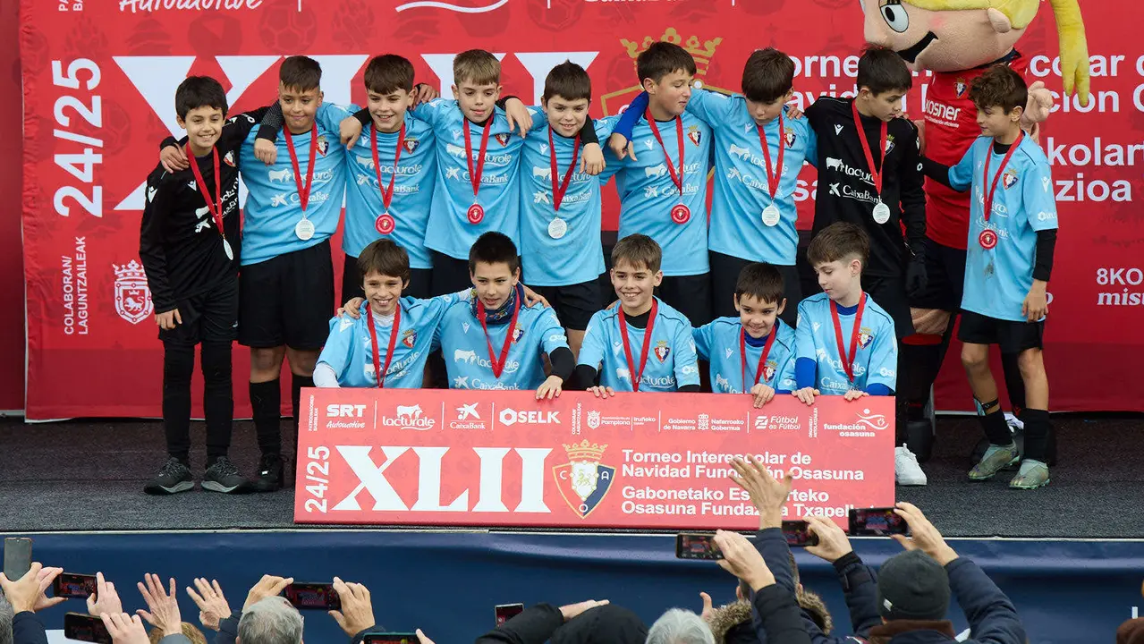 Entrega de Premios del XLII Torneo Interescolar de Osasuna disputado en las instalaciones de Tajonar. IÑIGO ALZUGARAY