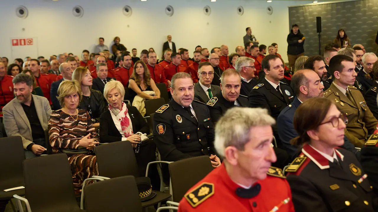 Acto institucional con motivo del Día de la Policía foral, presidido por la presidenta de Navarra, María Chivite, en el que se entregan reconocimientos a personas e instituciones por su colaboración y a agentes del propio cuerpo por sus servicios. IÑIGO ALZUGARAY