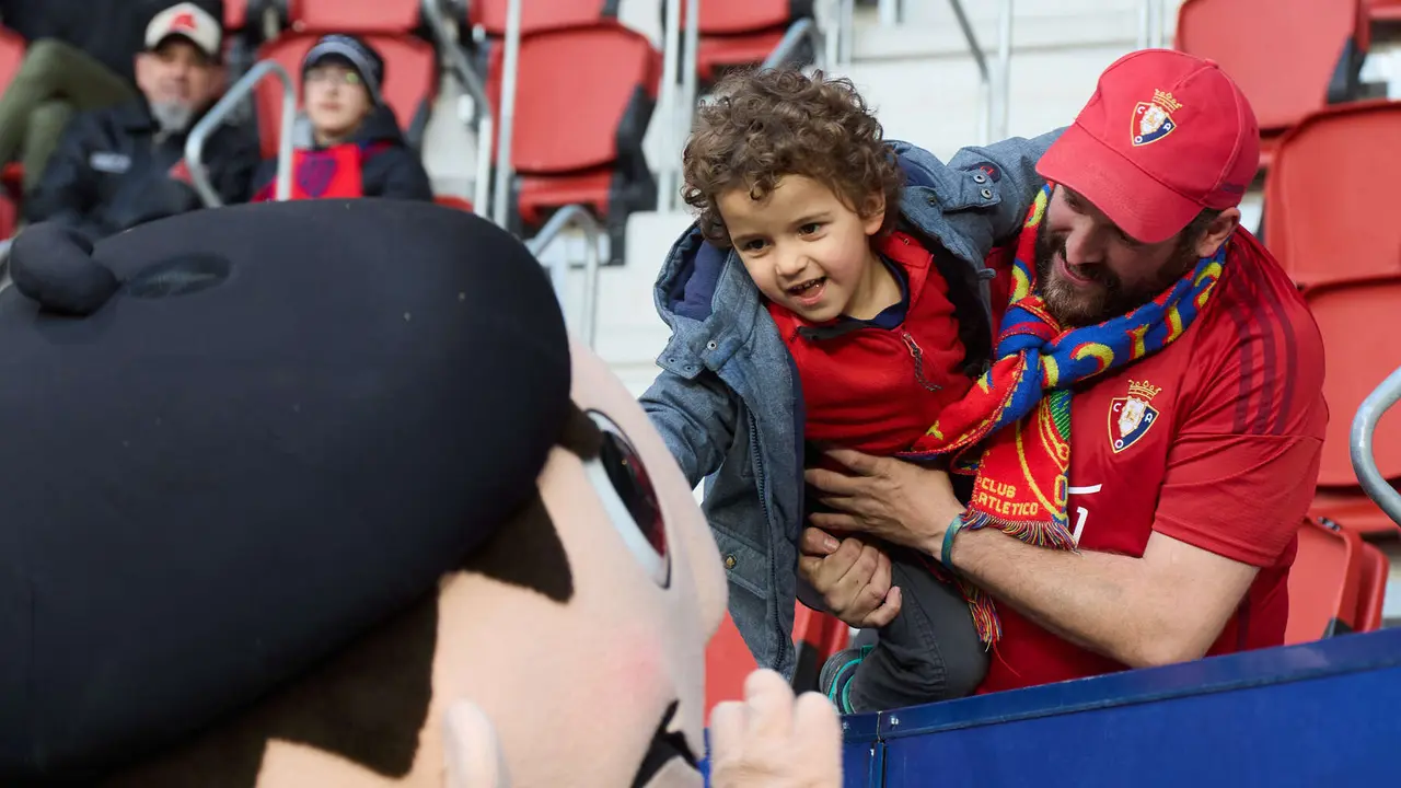 La grada del estadio de El Sadar durante el partido de La Liga EA Sports entre CA Osasuna y Getafe CF disputado en Pamplona. IÑIGO ALZUGARAY