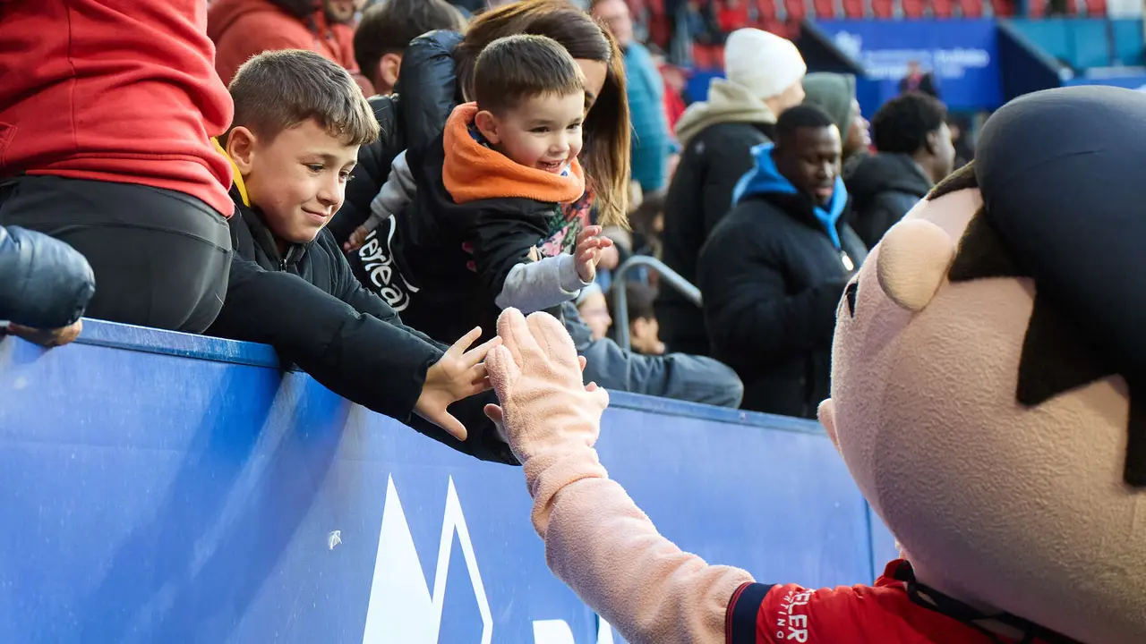 La grada del estadio de El Sadar durante el partido de La Liga EA Sports entre CA Osasuna y Getafe CF disputado en Pamplona. IÑIGO ALZUGARAY