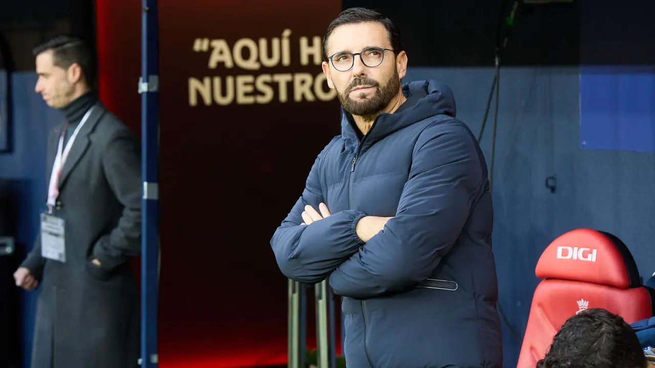 José Bodalás (entrenador Getafe CF) durante el partido de La Liga EA Sports entre CA Osasuna y Getafe CF disputado en el estadio de El Sadar en Pamplona. IÑIGO ALZUGARAY