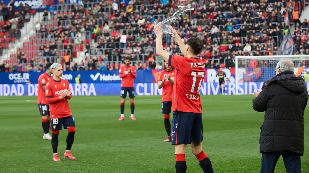Ante Budimir (17. CA Osasuna) durante el partido de La Liga EA Sports entre CA Osasuna y Getafe CF disputado en el estadio de El Sadar en Pamplona. IÑIGO ALZUGARAY