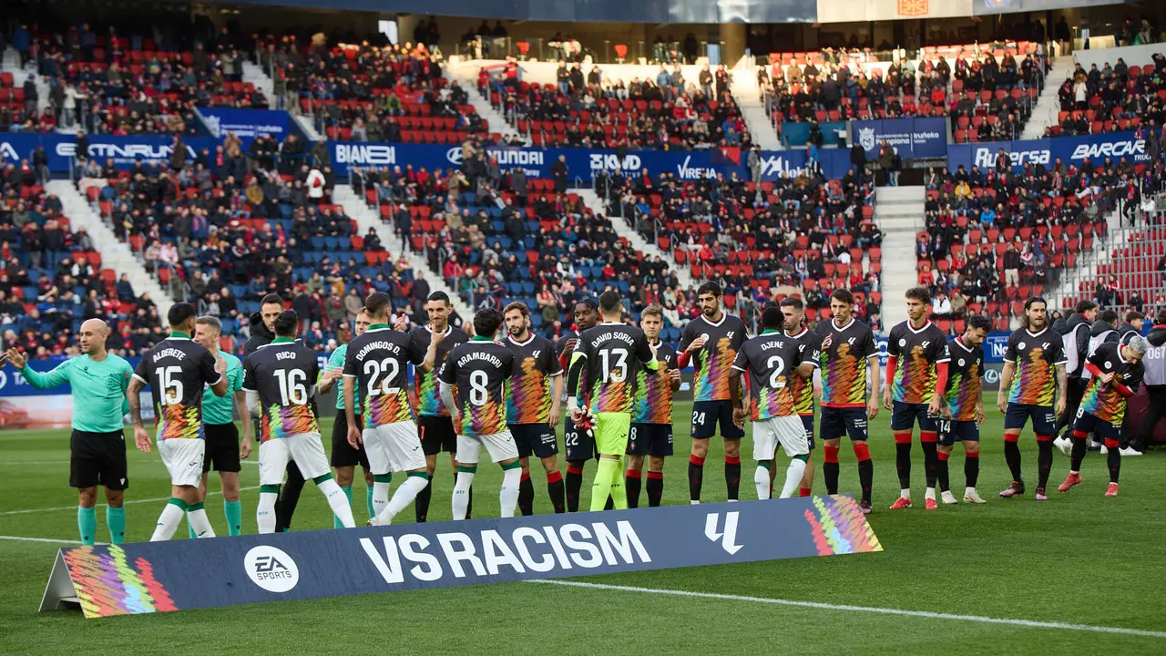 Partido de La Liga EA Sports entre CA Osasuna y Getafe CF disputado en el estadio de El Sadar en Pamplona. IÑIGO ALZUGARAY