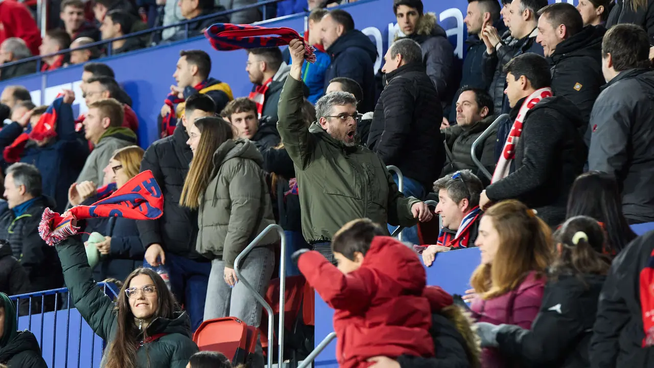 La grada del estadio de El Sadar durante el partido de La Liga EA Sports entre CA Osasuna y Getafe CF disputado en Pamplona. IÑIGO ALZUGARAY