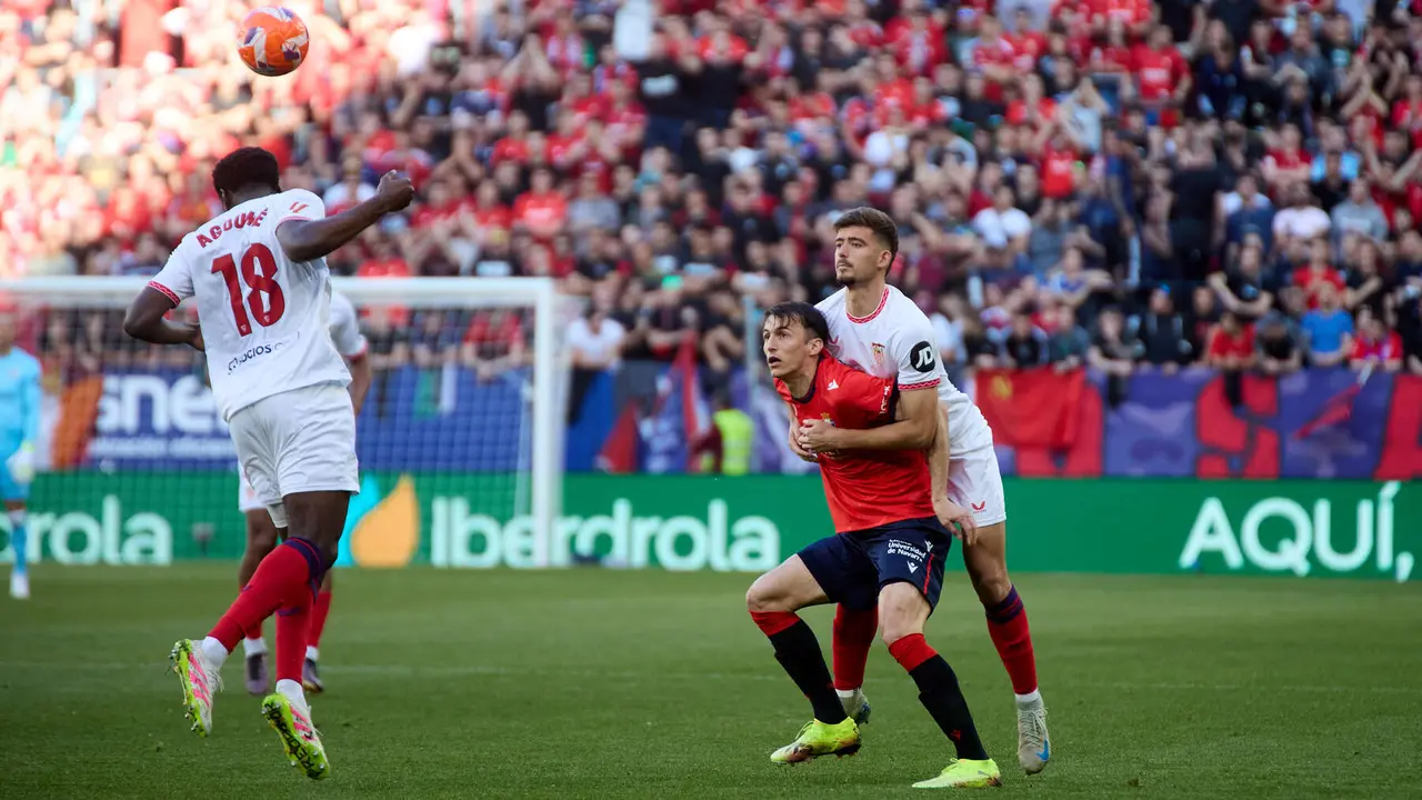 Partido de La Liga EA Sports entre CA Osasuna y Sevilla FC disputado en el estadio de El Sadar en Pamplona. IÑIGO ALZUGARAY