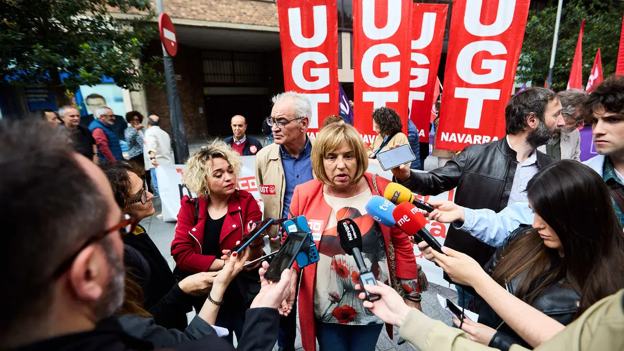 Manifestación de CCOO y UGT en Pamplona con motivo del 1 de mayo. Con presencia del secretario general de UGT Navarra, Lorenzo Ríos, la secretaria de Organización de CCOO Navarra, Pilar Arriaga y la presidenta de Navarra, María Chivite. IÑIGO ALZUGARAY