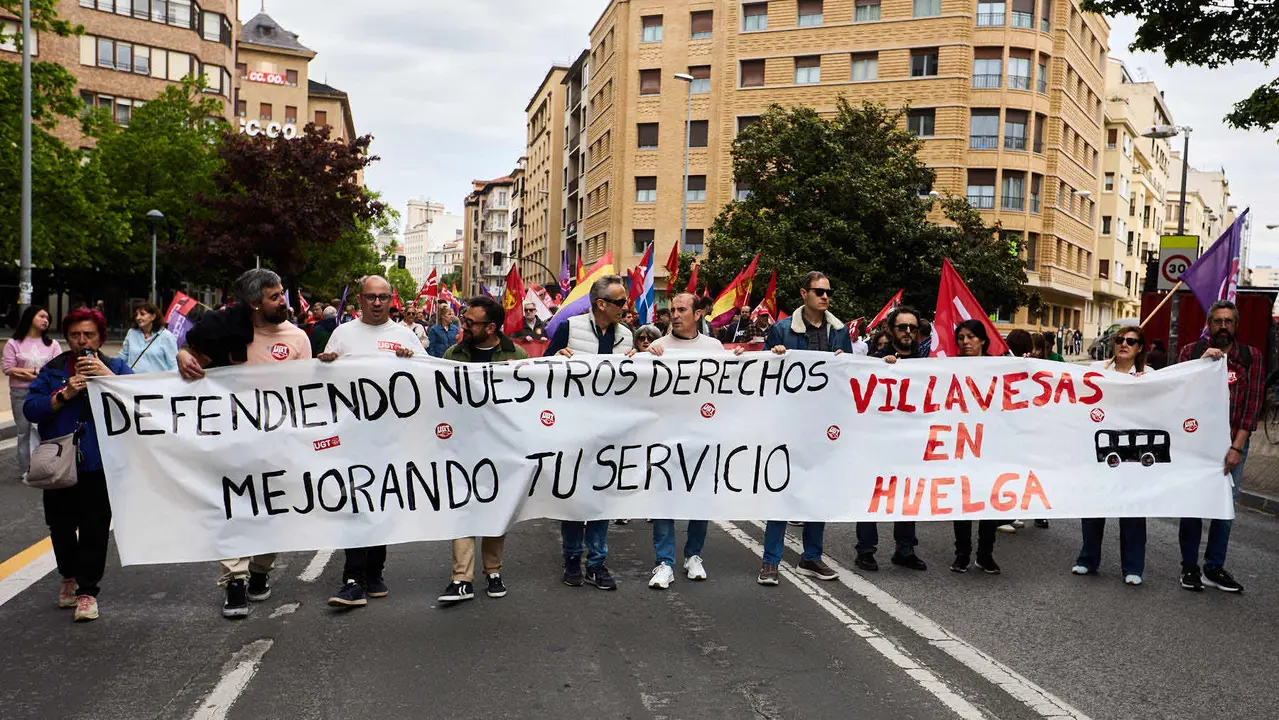 Manifestación de CCOO y UGT en Pamplona con motivo del 1 de mayo. Con presencia del secretario general de UGT Navarra, Lorenzo Ríos, la secretaria de Organización de CCOO Navarra, Pilar Arriaga y la presidenta de Navarra, María Chivite. IÑIGO ALZUGARAY