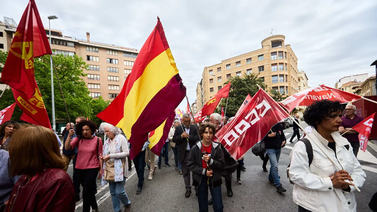 Manifestación de CCOO y UGT en Pamplona con motivo del 1 de mayo. Con presencia del secretario general de UGT Navarra, Lorenzo Ríos, la secretaria de Organización de CCOO Navarra, Pilar Arriaga y la presidenta de Navarra, María Chivite. IÑIGO ALZUGARAY