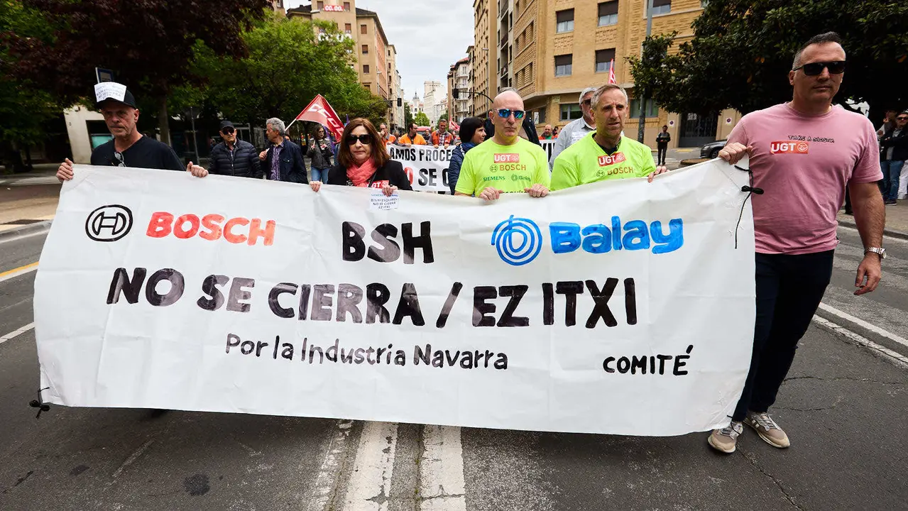 Manifestación de CCOO y UGT en Pamplona con motivo del 1 de mayo. Con presencia del secretario general de UGT Navarra, Lorenzo Ríos, la secretaria de Organización de CCOO Navarra, Pilar Arriaga y la presidenta de Navarra, María Chivite. IÑIGO ALZUGARAY